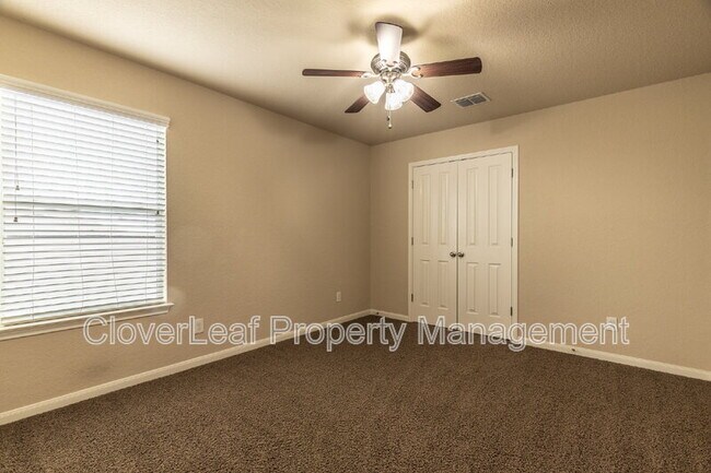 Building Photo - 5420 Nutmeg Tr