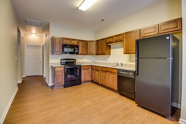 Building Photo - 7146 Somerset Springs Dr