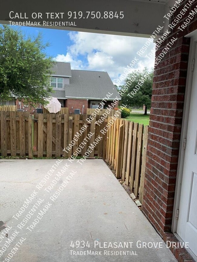 Building Photo - 4934 Pleasant Grove Dr