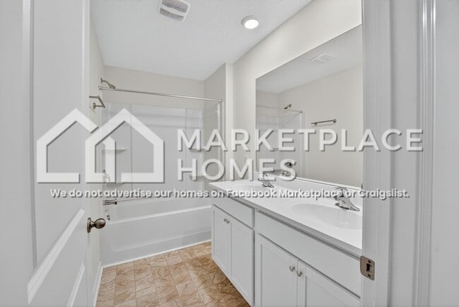 Building Photo - 305 Eclipse Ln
