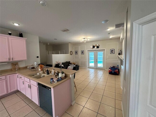 Building Photo - 2721 Athens Dr