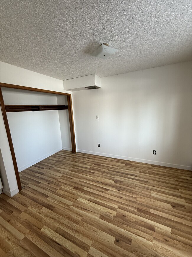 Building Photo - 401 Slater St