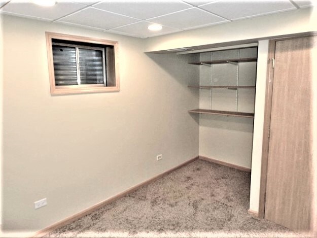 Building Photo - 613 Doral Ln