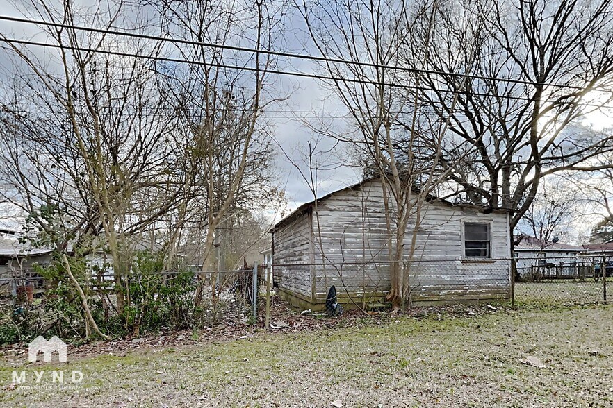 Building Photo - 142 Baker Ave