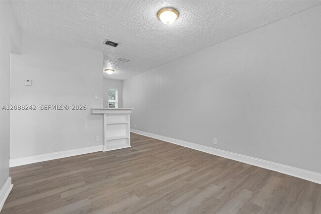 Building Photo - 746 SW 4th St