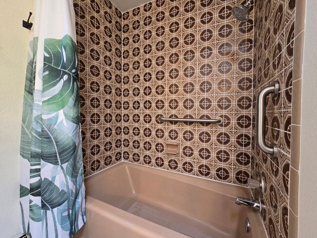 Building Photo - 2835 Don Quixote