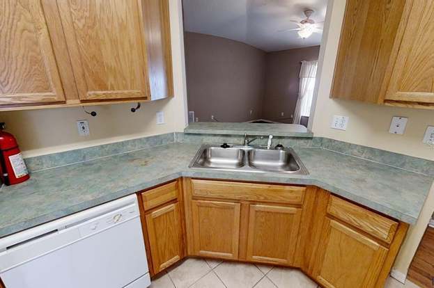 Building Photo - 2 Upland Pl
