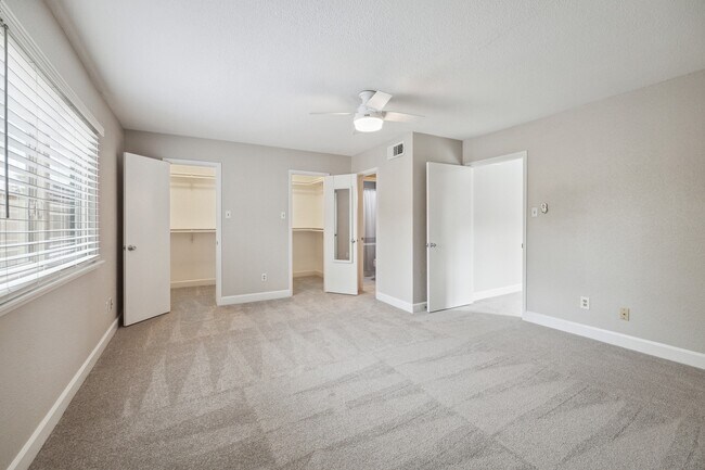 Building Photo - 1115 Augusta Dr