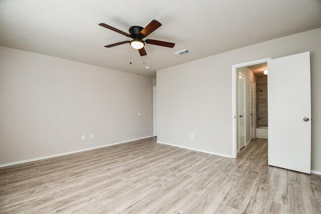 Building Photo - 11659 Evesborough Dr