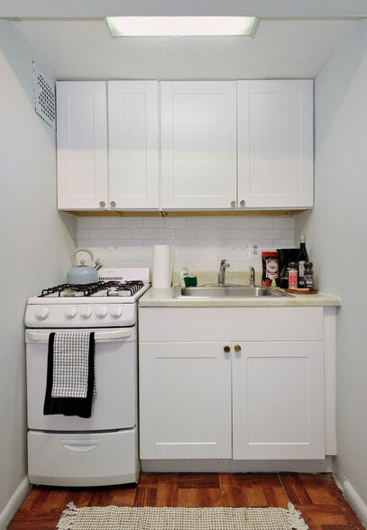 Building Photo - 474 9th Ave