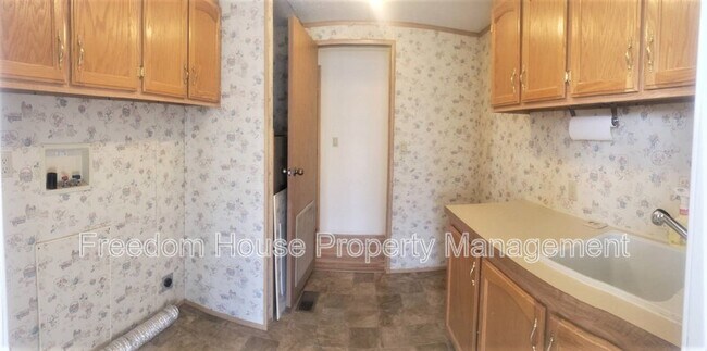 Building Photo - 2770 Rio Rico Dr