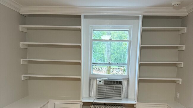 Building Photo - 257 Noroton Ave