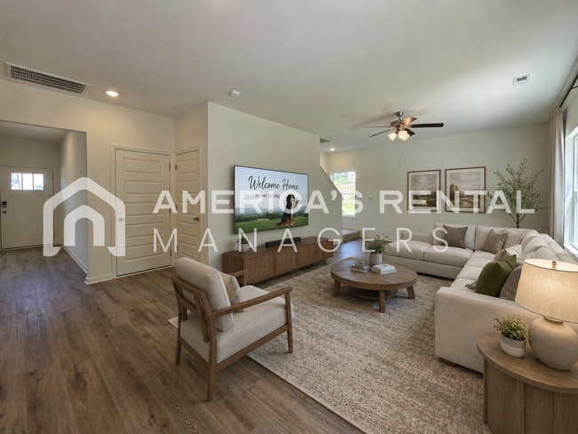 Building Photo - DEPOSIT PENDING! Spacious Home for Rent in Calera, AL!