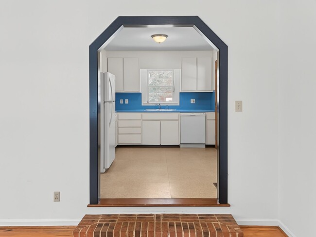 Building Photo - 6909 Justice Dr