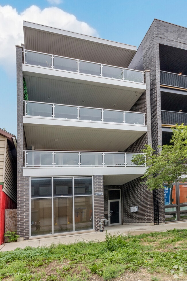 Building Photo - 2740 W Chicago Ave