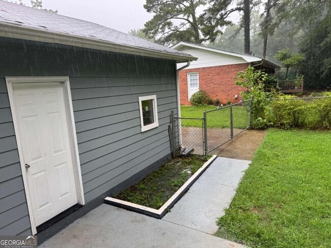 Building Photo - 155 Davis Rd
