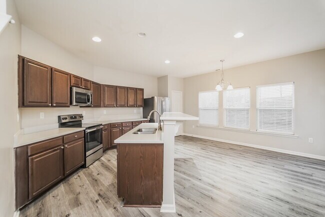 Building Photo - 507 Waterlemon Way