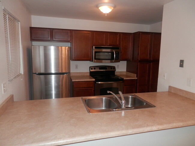 Building Photo - Nice 2 bedroom 2 bath condo!