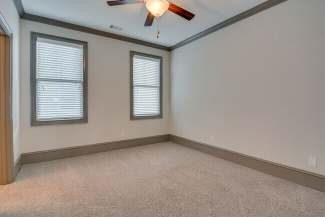 Building Photo - 3057 Leaning Oak Way