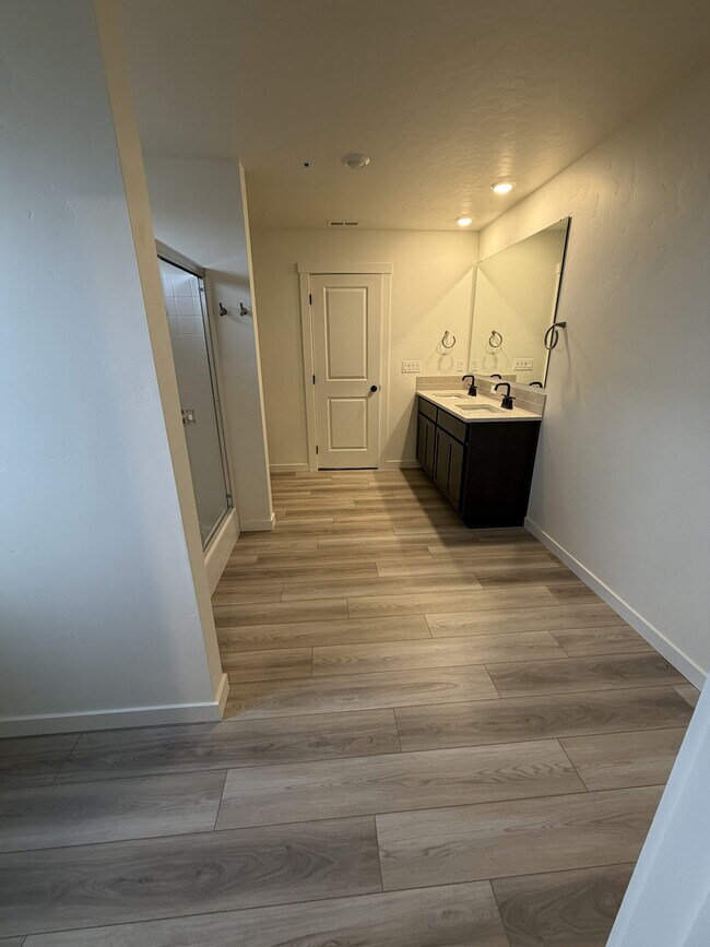 Building Photo - 7898 E Hilton Head St