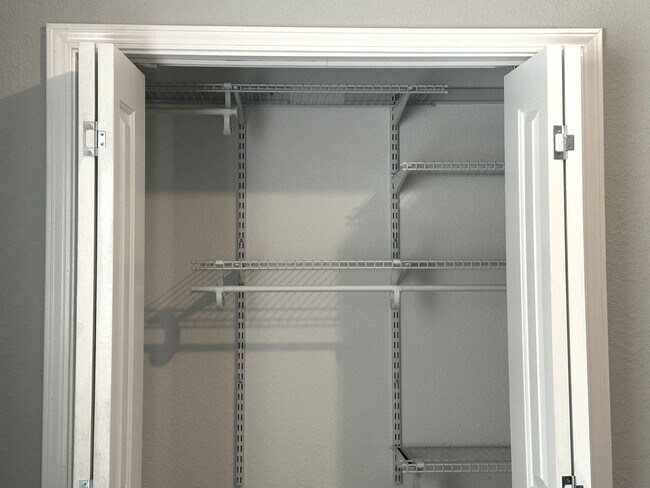 Building Photo - Beautiful north Crestview 4/Bed/2Bath Home