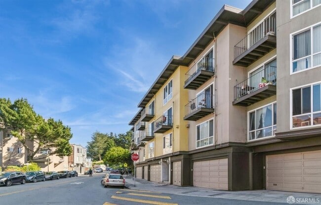 Building Photo - 646 Corbett Ave