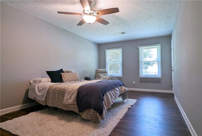 Building Photo - 1262 Melton Dr SW