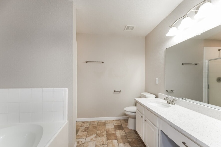 Building Photo - 18215 Quiet Ridge Ln