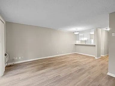 Building Photo - "Cozy 1-Bed Sanctuary in Prime Santa Clara Location!"