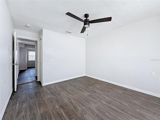 Building Photo - 618 17th Ave S