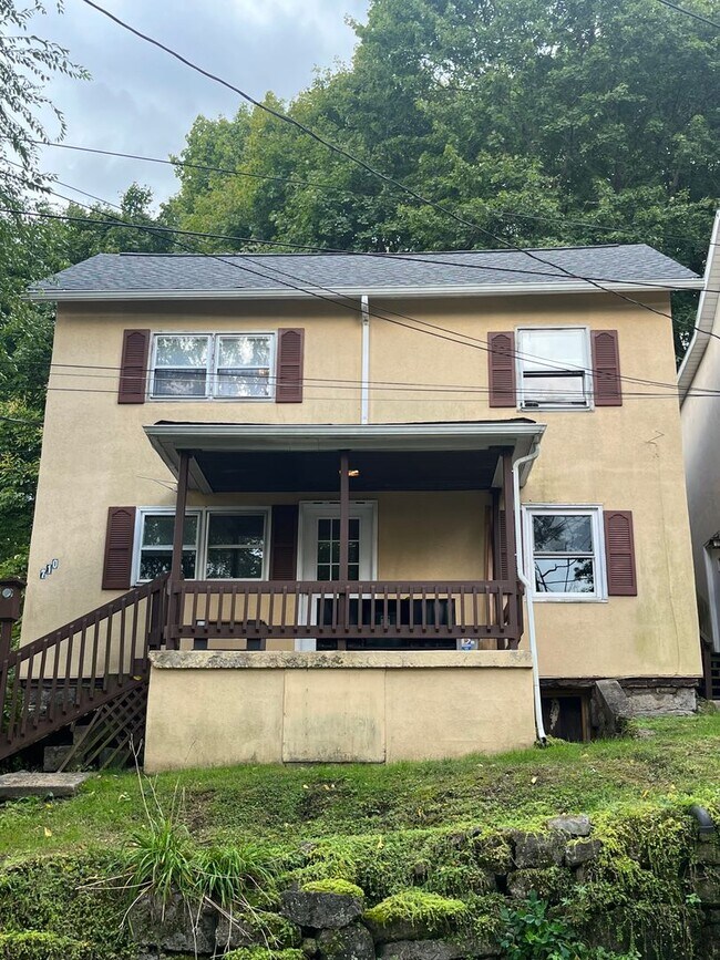 VALENTINE STREET 710 710 Valentine St Bellefonte PA 16823 Apartment