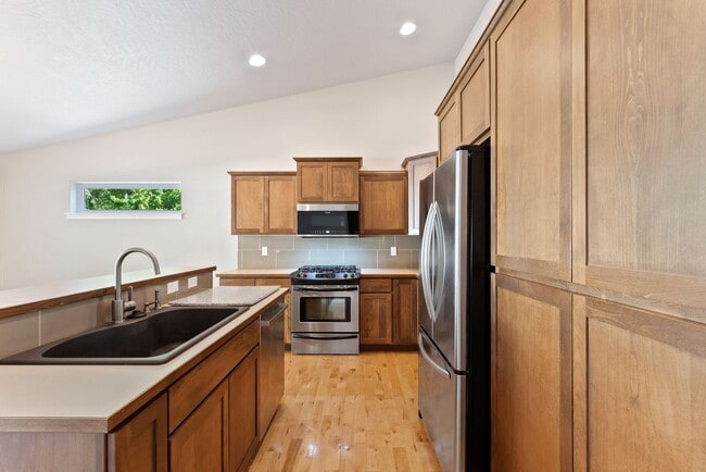 Building Photo - 1790 N Winchester St