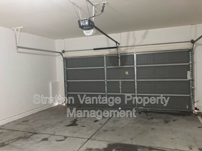 Building Photo - 1017 S Clancy Cir