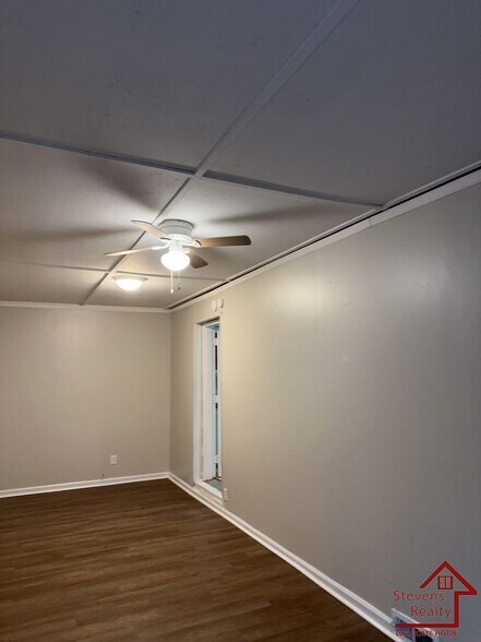 Building Photo - 606 Shannon Ave