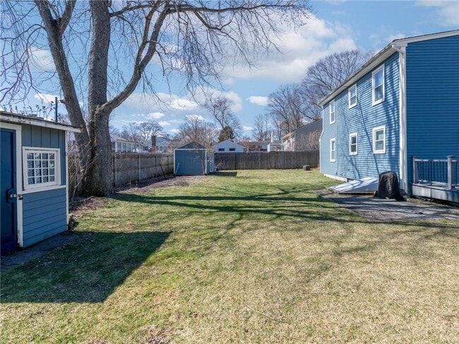 Building Photo - 32 Hamlin Ave