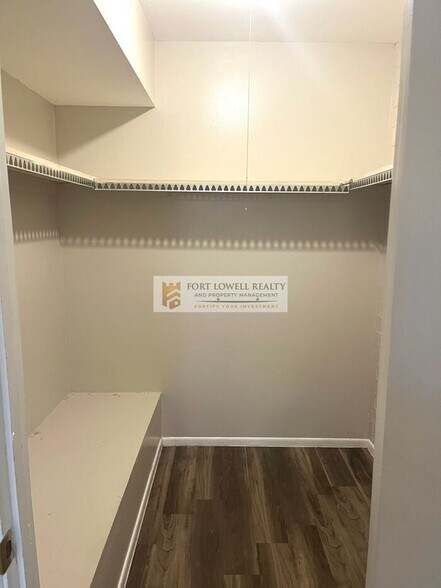 Building Photo - 4350 E Fairmount St