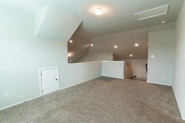 Building Photo - 1834 Brady Shores Dr