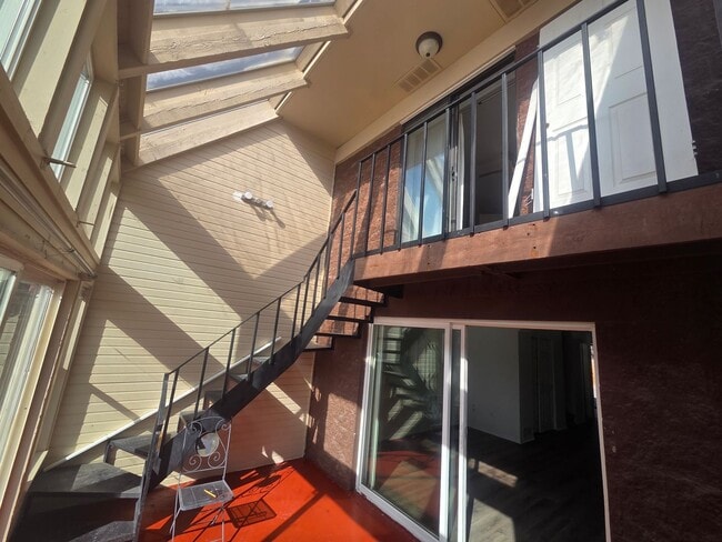 Building Photo - Charming 2-Story Home with Huge Sunroom – Prime South Denver Location!