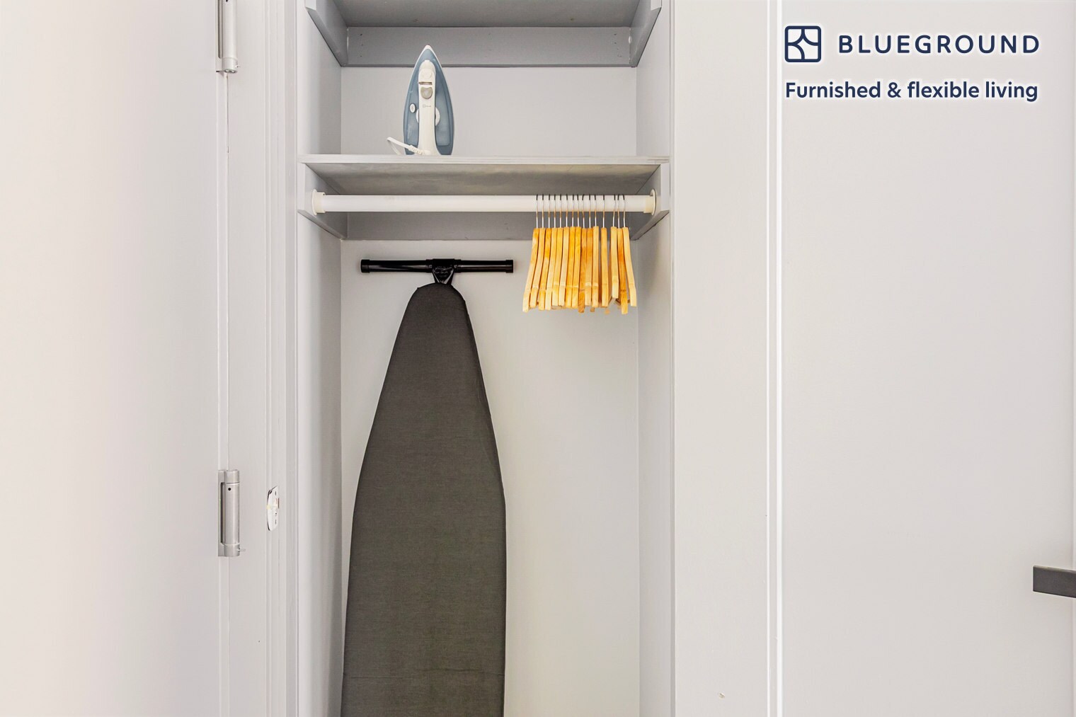 Building Photo - 161 W 54th St