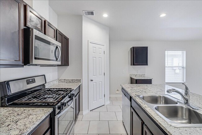 Building Photo - 3913 Jayden Dr