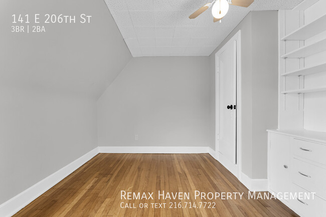 Building Photo - 141 E 206th St