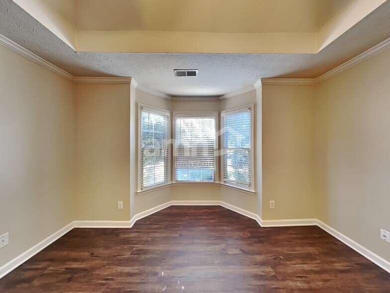 Building Photo - 4960 Hopeland Dr