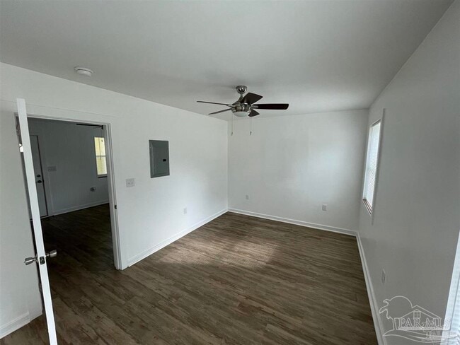 Building Photo - 107 Holmes Dr