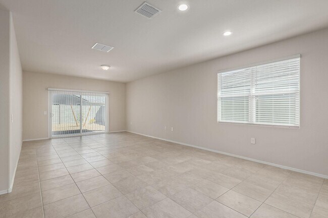 Building Photo - 3905 S 244th Dr