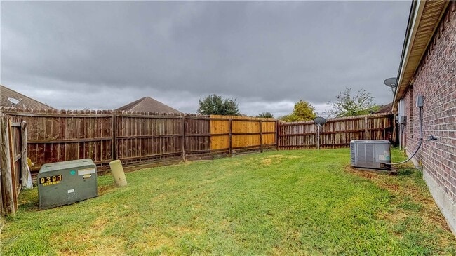 Building Photo - 3771 Oldenburg Ln