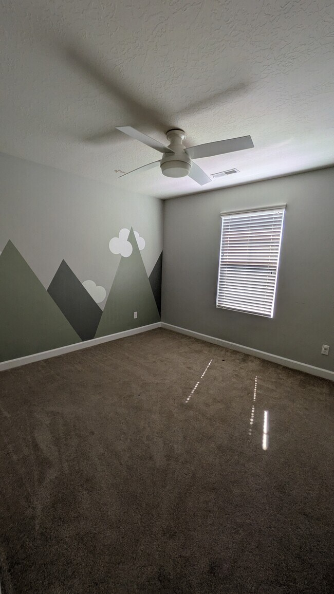 Building Photo - 10241 S Clarks Hill Dr