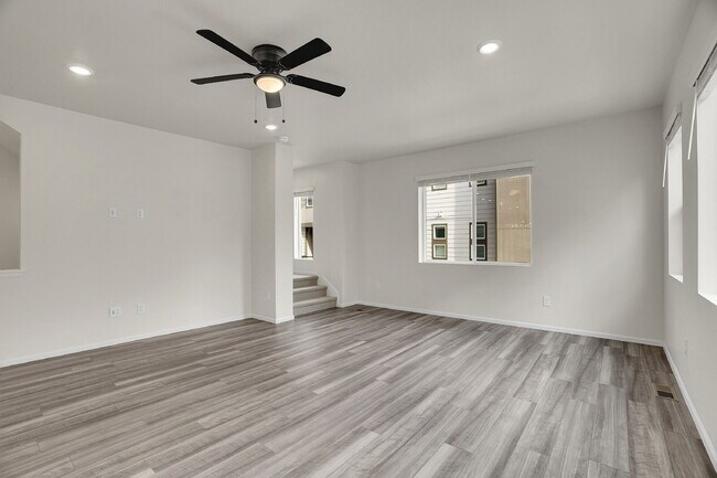 Building Photo - $3,330.95 with $300 off the first month's Rent - 4 Bedrooms, 3.5 Bathrooms, Townhouse in Broomfie...