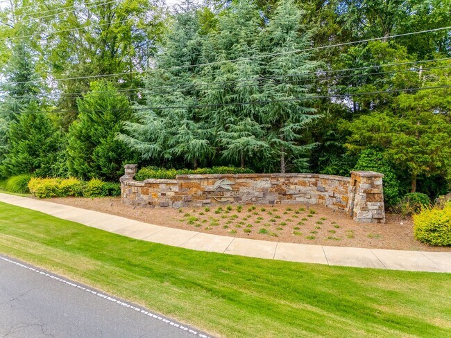 Building Photo - Stunning 4 bedrm, 3.5 Bath home in Chapel Cove of South Charlotte!