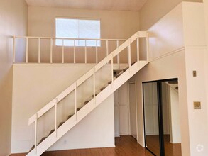 Building Photo - Charming Studio with Loft in Prime Beverly...