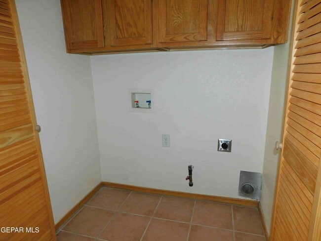 Building Photo - 3313 Tierra Espada Dr